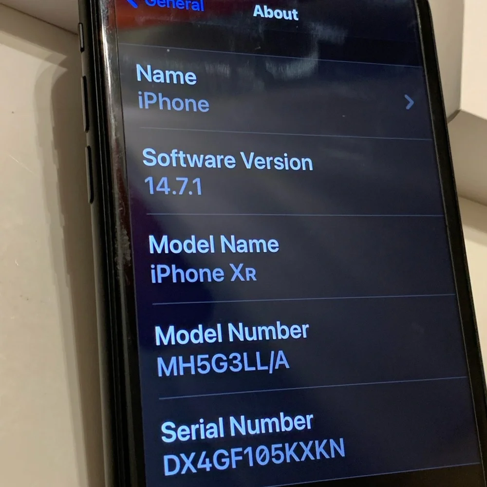 Apple iPhone XR 64 GB in Black